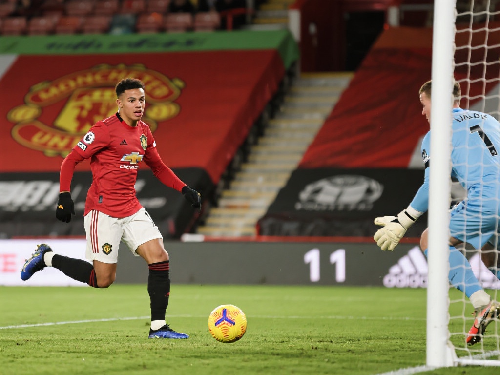 亚冠顶级阵容！亚足联聚焦赛事核心球星：C罗、本泽马、内马尔领衔