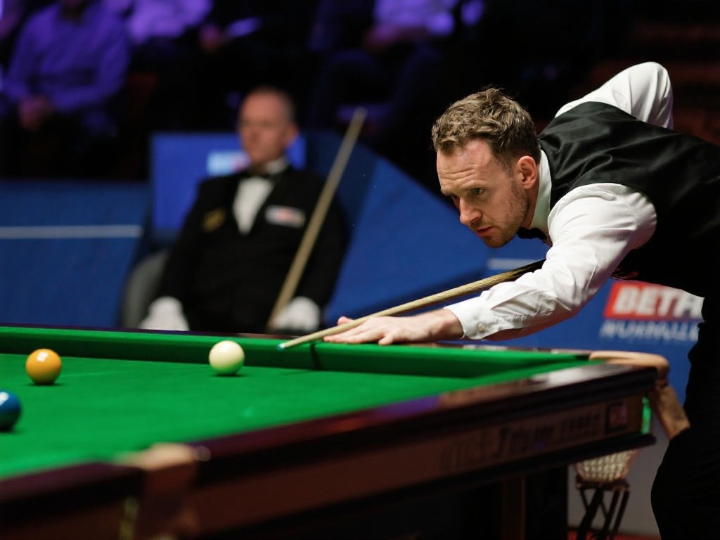 问鼎娱乐官网-三分差距！勇士抢七投进18三分，而火箭三分18次出手投进6个