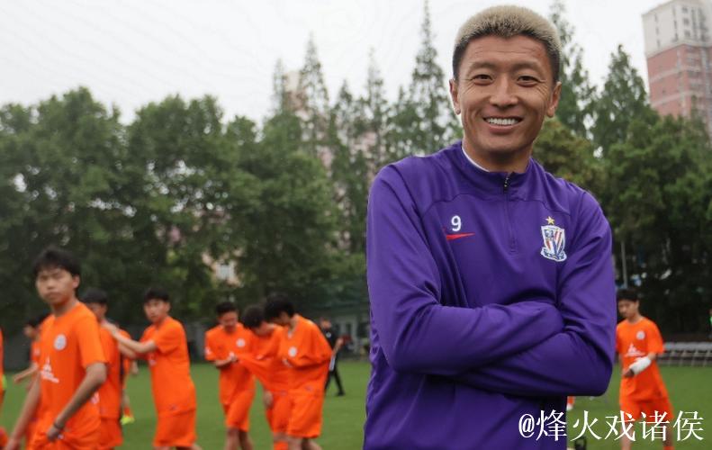 国足名将创业认准一条路:放弃功利 老实学日本